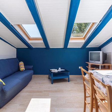 Cozy Apartment In Tar With House Sea View Tar-Vabriga Kültér fotó