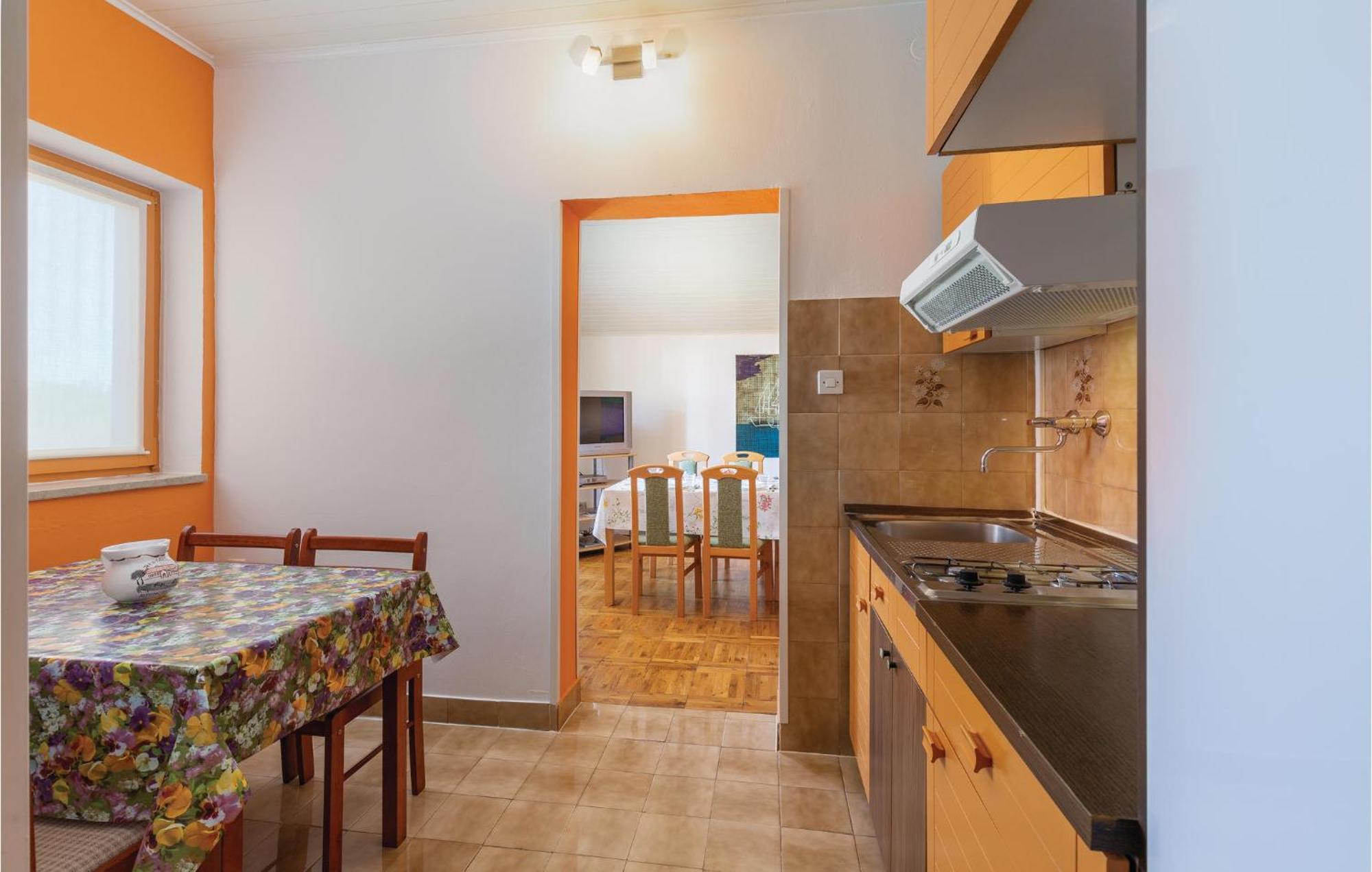 Cozy Apartment In Tar With House Sea View Tar-Vabriga Kültér fotó